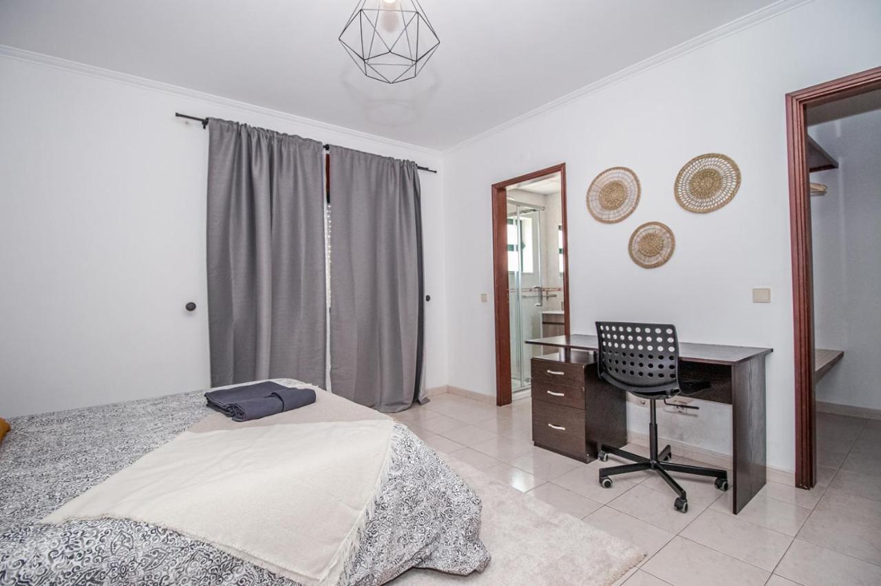 Charming Private Rooms In An Apartment A2 Penha - Фаро Екстериор снимка