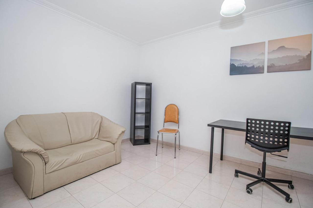 Charming Private Rooms In An Apartment A2 Penha - Фаро Екстериор снимка